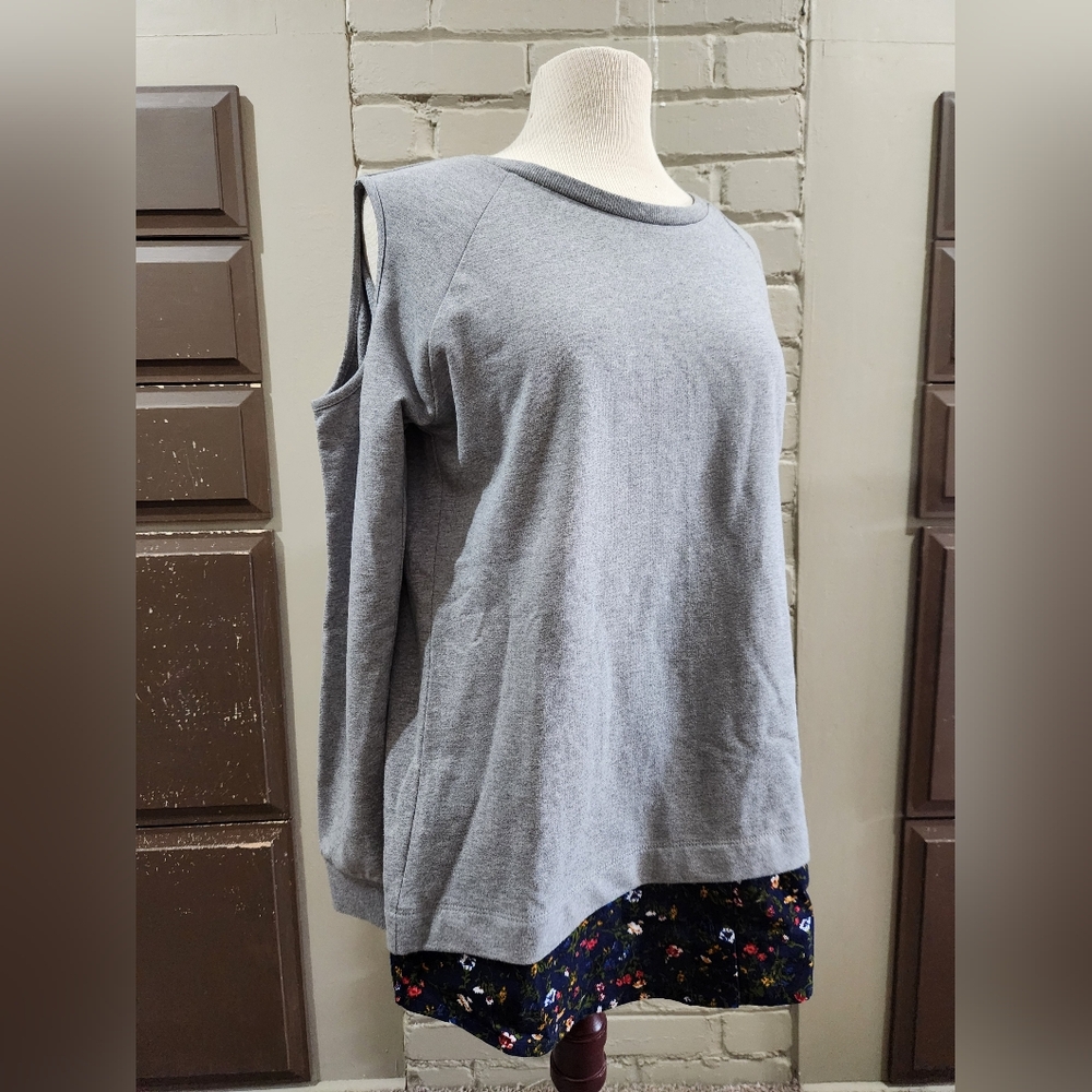 Ruff Hewn Gray Sweatshirt, Shoulder Cutouts, Floral Hem, M